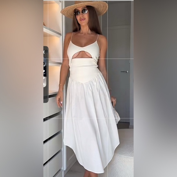 NWT ZARA VACATION blogger fav CUT OUT DRESS Size XL
🚨FIRM PRICE NO DISCOUNT - Picture 3 of 13